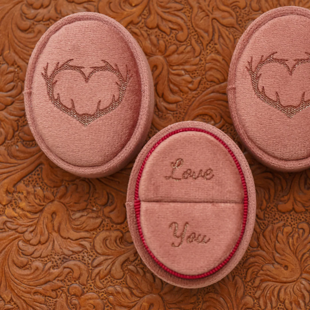 Antler Love Velvet Ring Box - Image 10