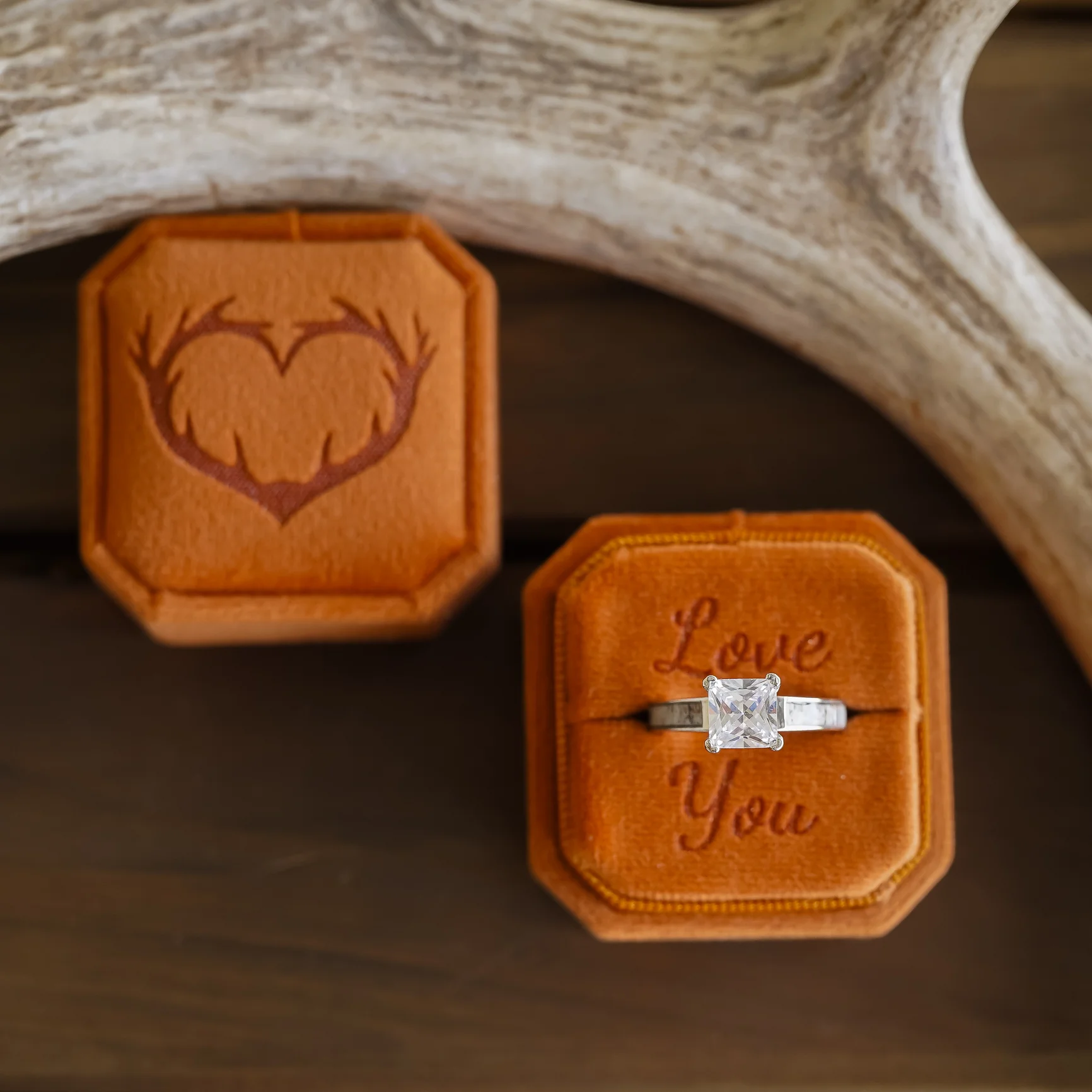Antler Love Velvet Ring Box - Image 14