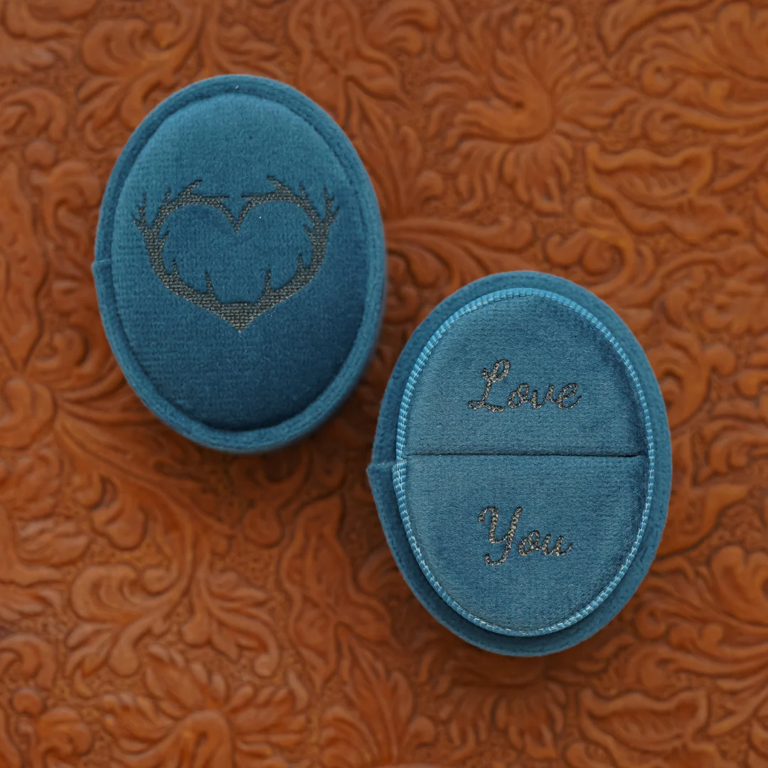 Antler Love Velvet Ring Box - Image 6