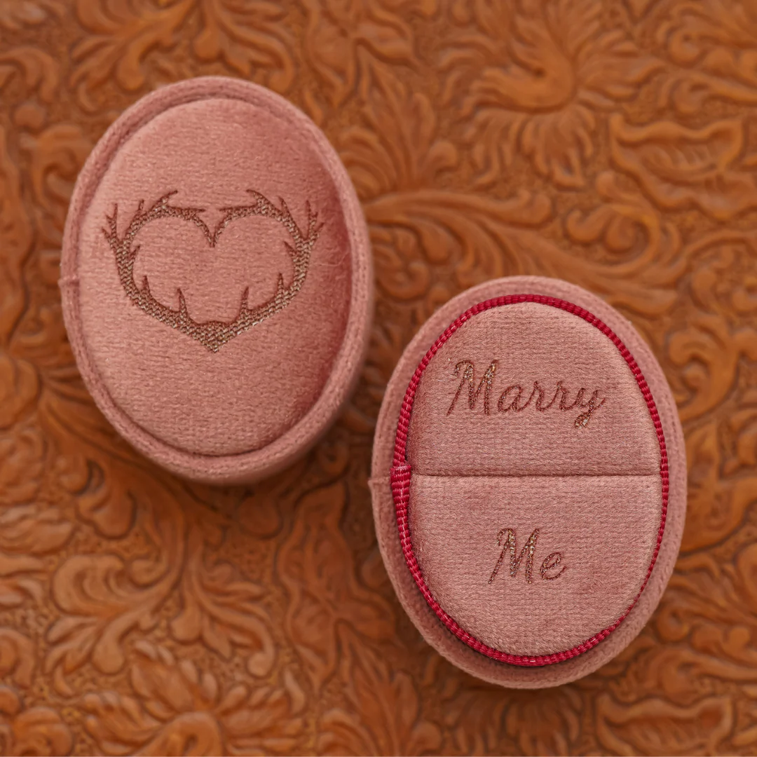 Antler Love Velvet Ring Box - Image 8
